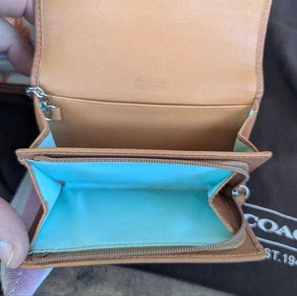 Coach Hamptons Signature Scribble Tote + Wallet - Picture 13 of 17